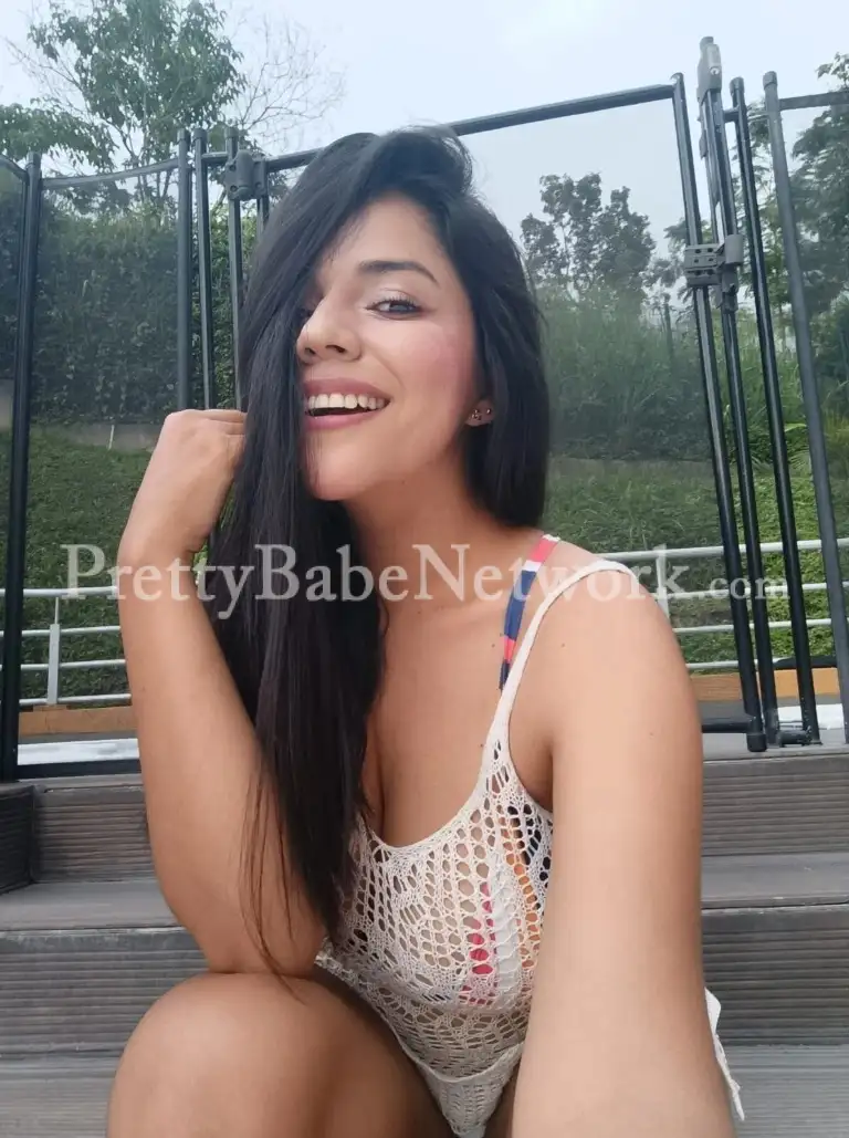 Manvi Joshi—Top VIP Escort in Vasai for Personalized Dating and Sex